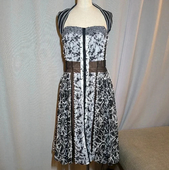 Byron Lars Dresses & Skirts - Byron Lars Lace Strapless Dress Black Midi Size 6 White